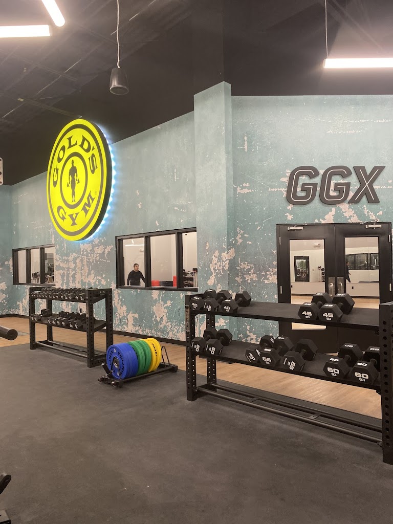  Gold's Gym - Eastlake