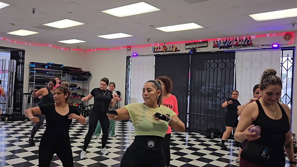  Shake It Up-Fitness Club