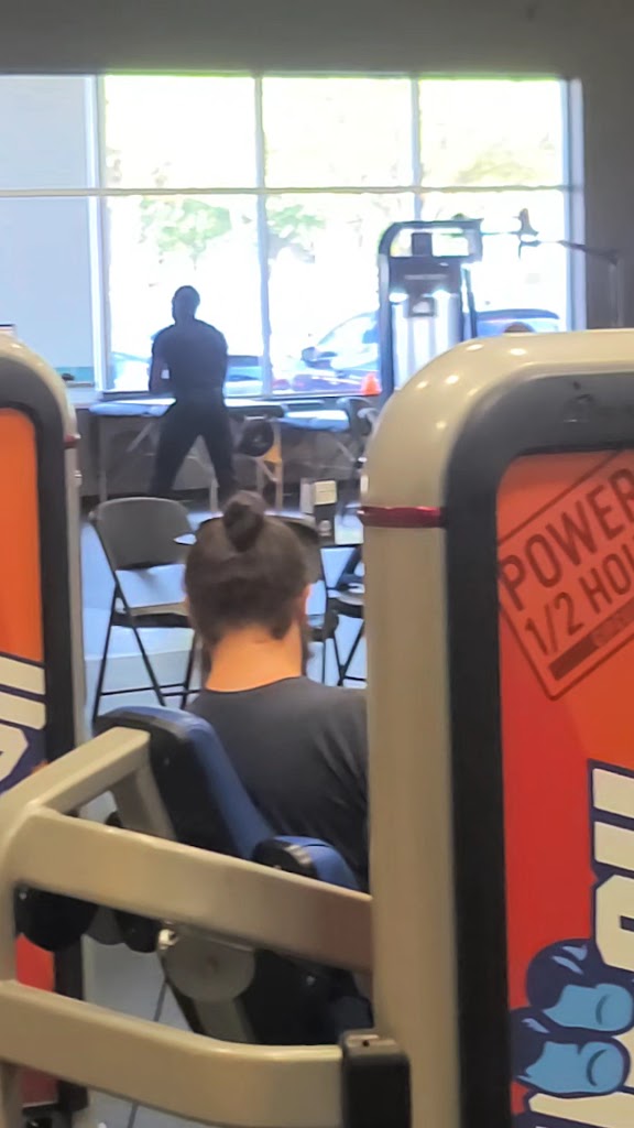  Crunch Fitness - Arlington