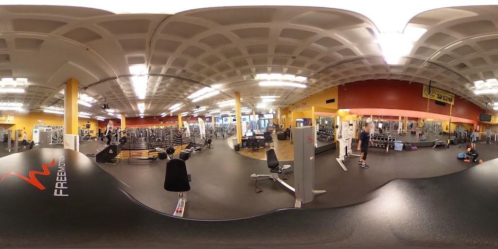  Gold's Gym - Van Ness