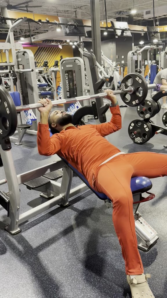  Crunch Fitness - Canton