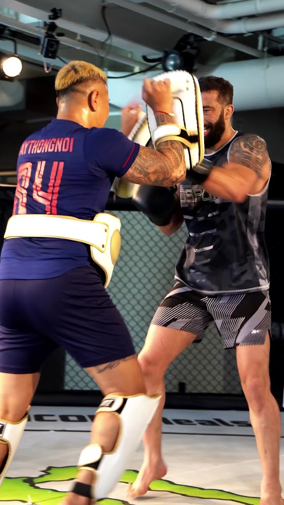  Sitthichok Muay Thai / Smiling Warriors Team