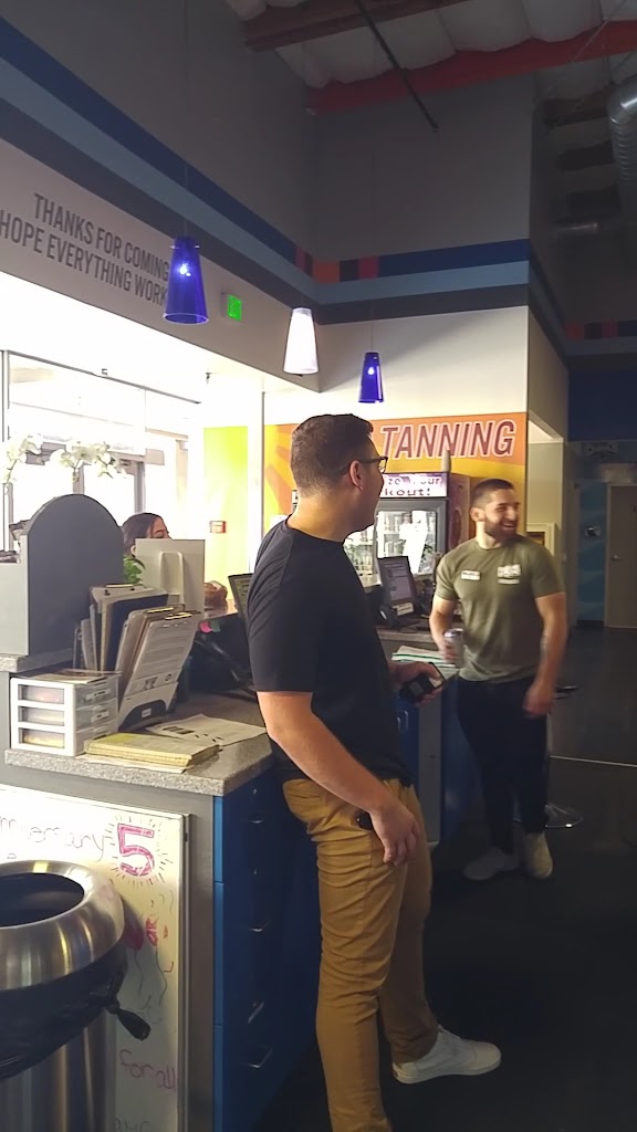  Crunch Fitness - Tustin