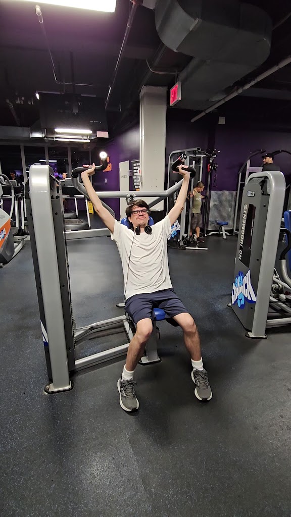  Crunch Fitness - Norwood