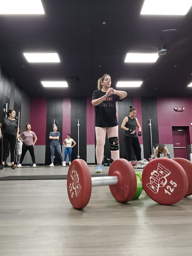  Crunch Fitness - Clifton
