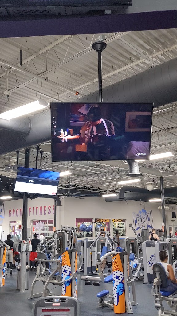  Crunch Fitness - Tampa Palms