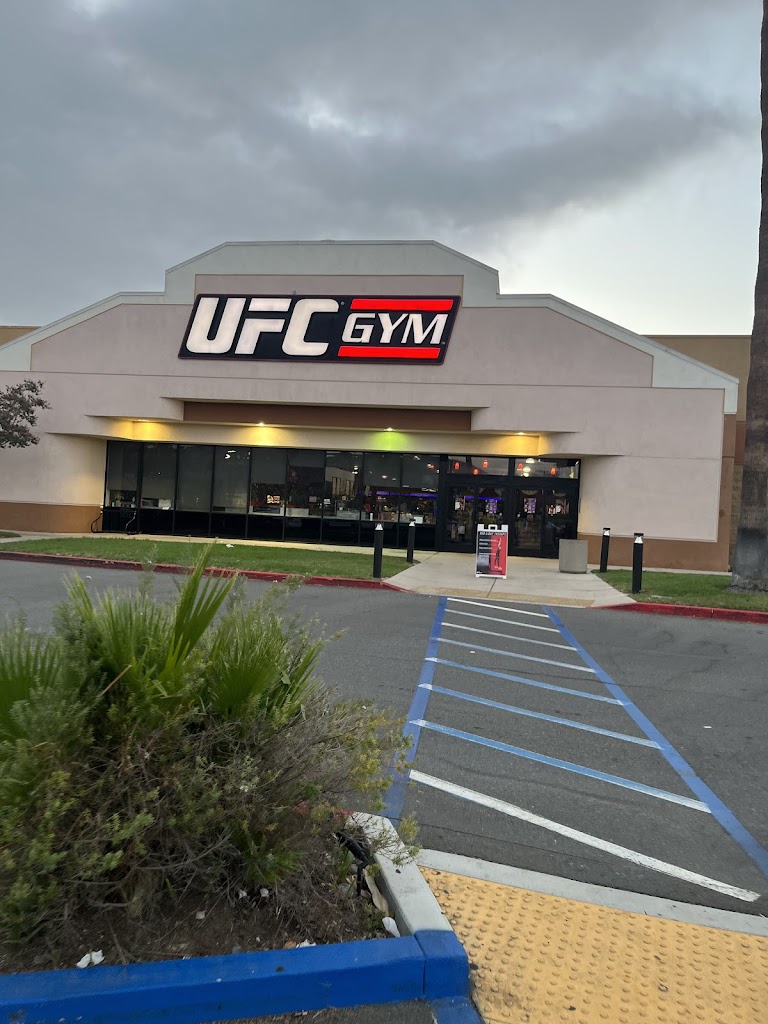  UFC GYM Corona