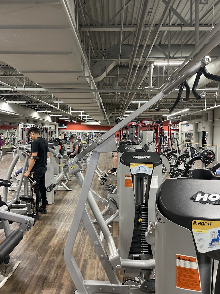  Crunch Fitness - Tysons Corner