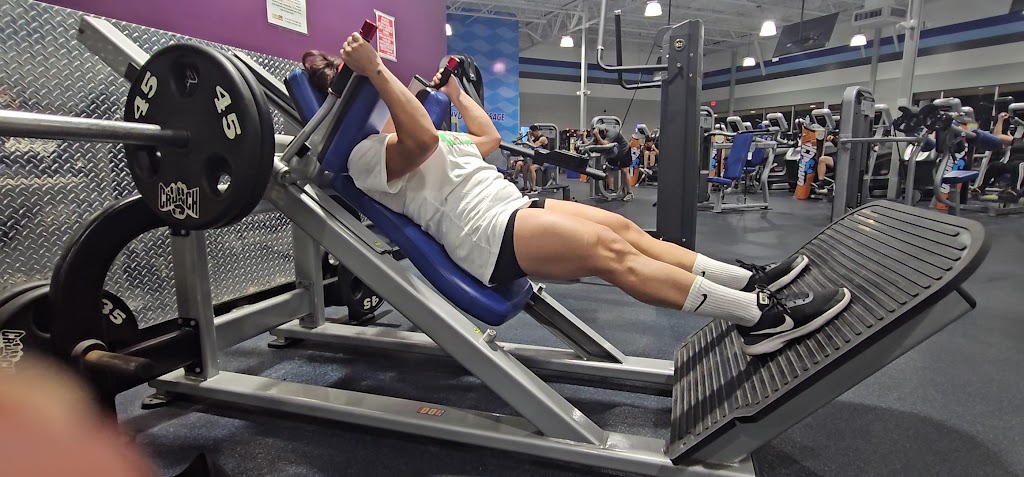  Crunch Fitness - Pharr