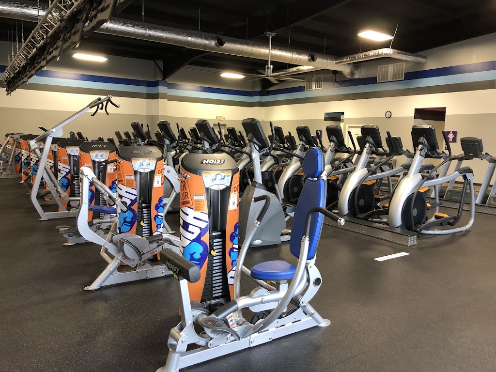  Crunch Fitness - Petal