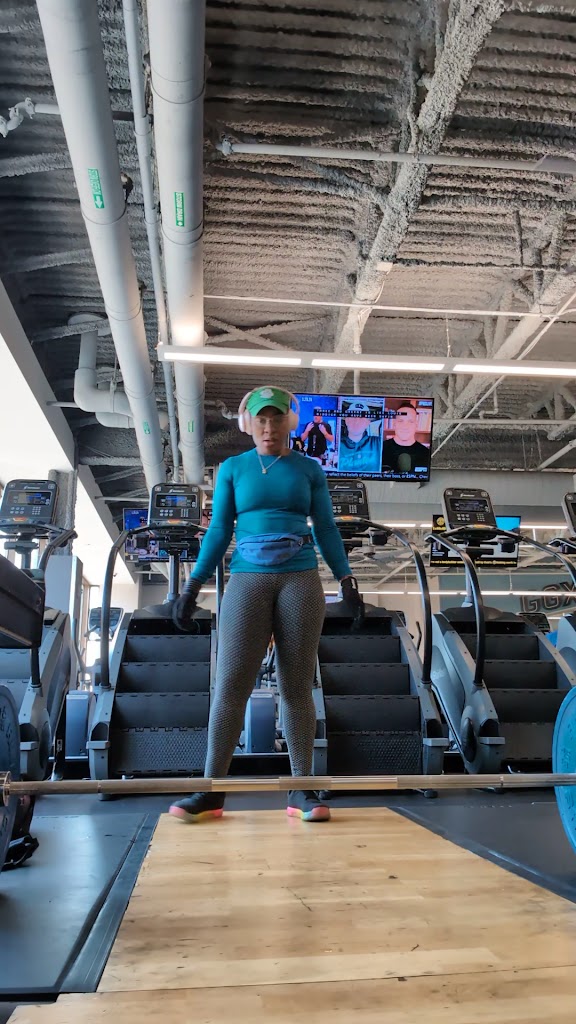  Gold's Gym - Riverdale Park