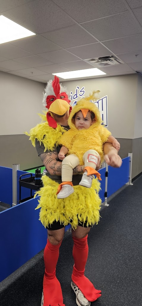  Crunch Fitness - Kyle