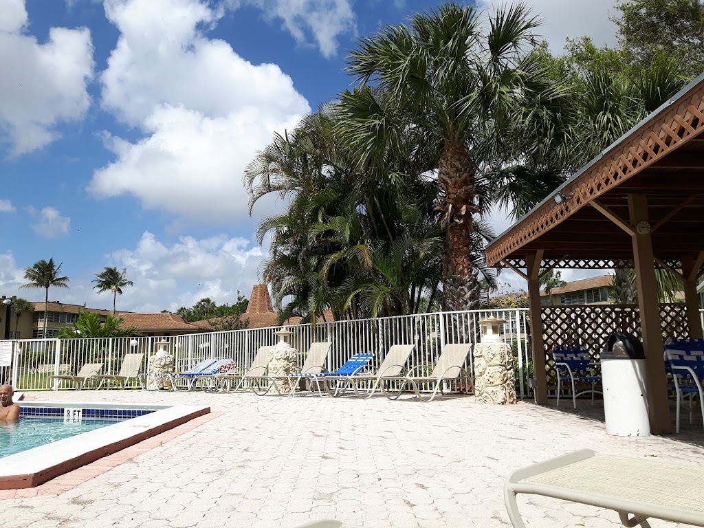  Hawaiian Gardens Club House