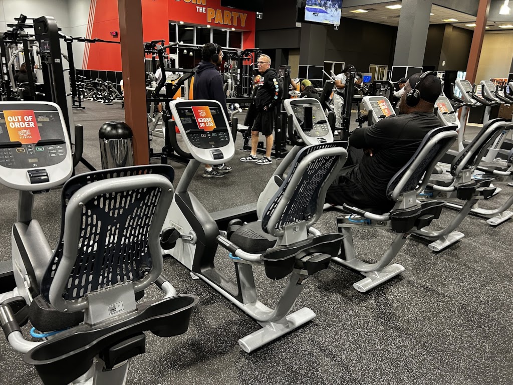  Crunch Fitness - Miami Gardens