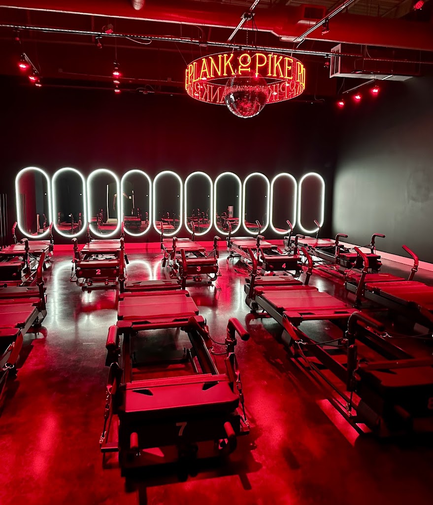  Plank to Pike Pilates