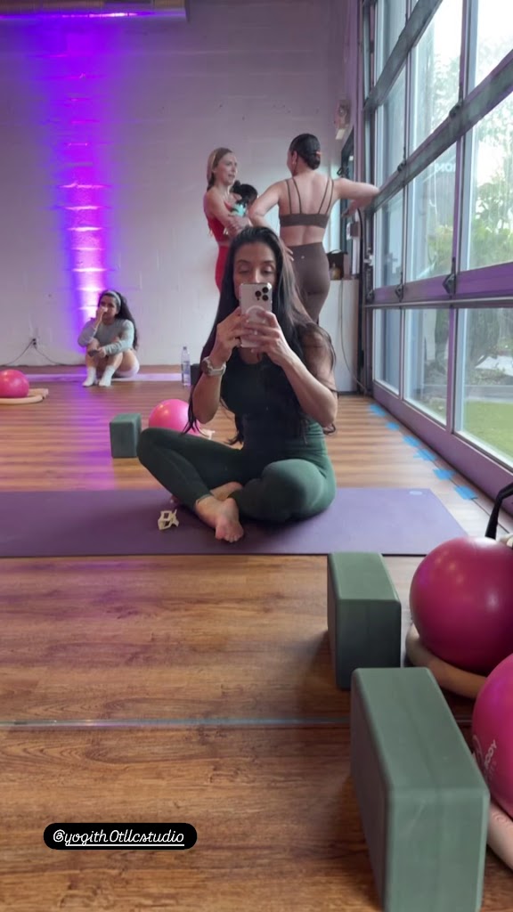  YOGITHOT Studio