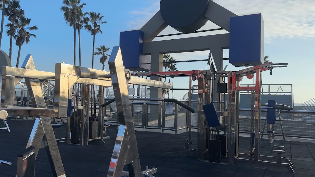  Muscle Beach Venice Gym