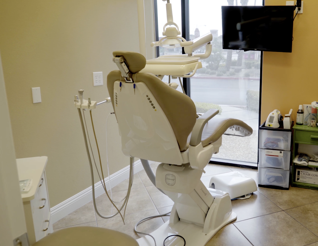  Hola Dental