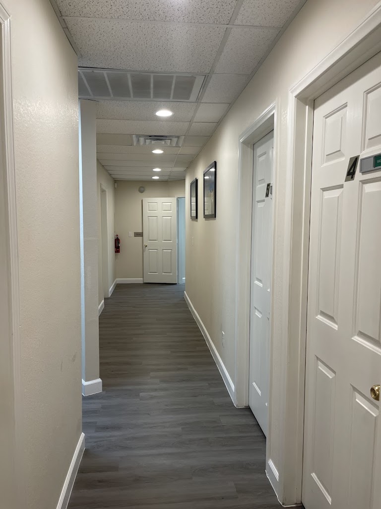  GUANAROCA MEDICAL CENTER