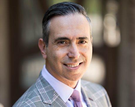  Alex Lesani, MD