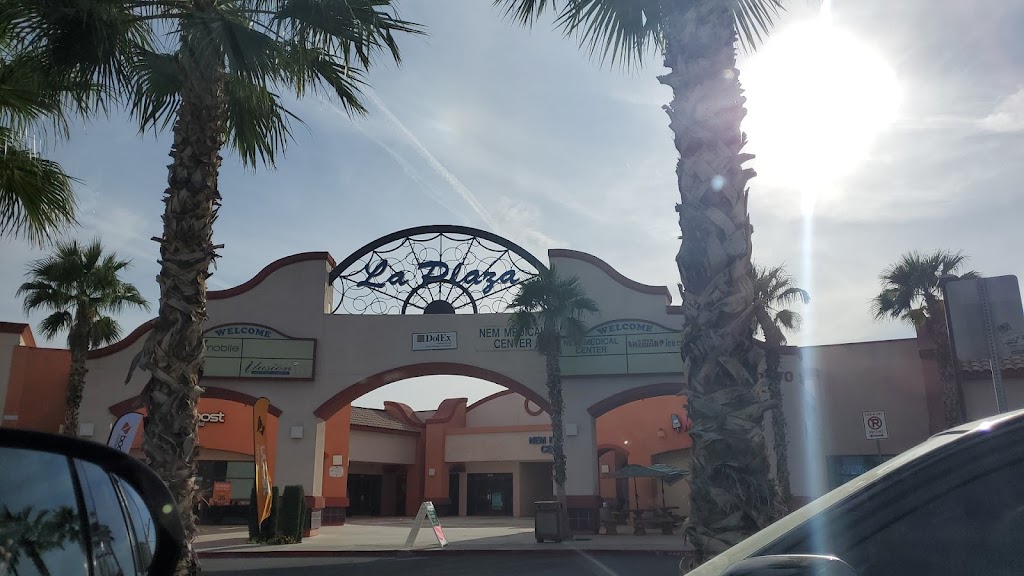  La Plaza