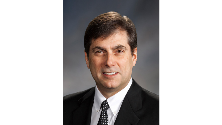 William R Shoemaker, MD