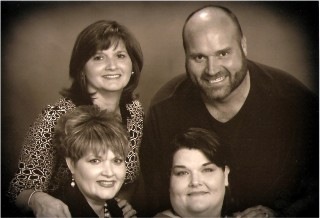 [Web serious siblings[2].jpg]