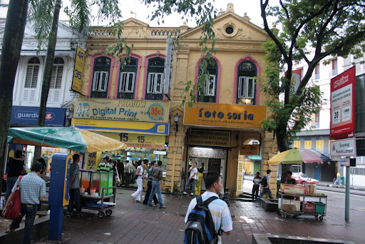 Maison de la rue adjacante