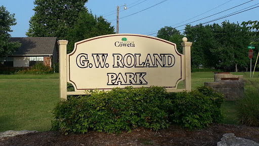 G.W. Roland Park Entrance