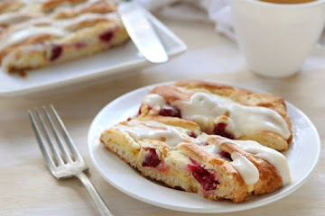 Cranberry-Orange Danish Braid