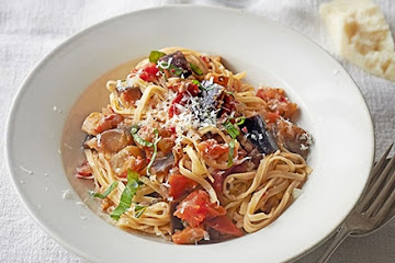 Aubergine & chilli tagliolini