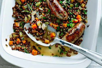 Baked sausages with lentils