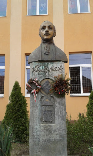 Vörösmarty Mihály szobrs