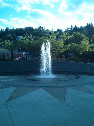 Walk of Heroines Fountain