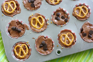 Chocolate Ice Cream Bites With Pretzel Crust.