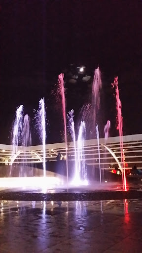 Promenada Fountain