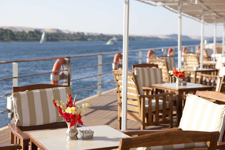 The River Tosca sundeck is the ideal place for you to relax, enjoy al fresco dining and appreciate the natural wonders of Egypt's Nile. 