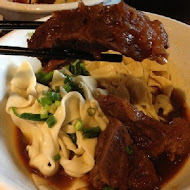 段純貞牛肉麵(空軍一村店)