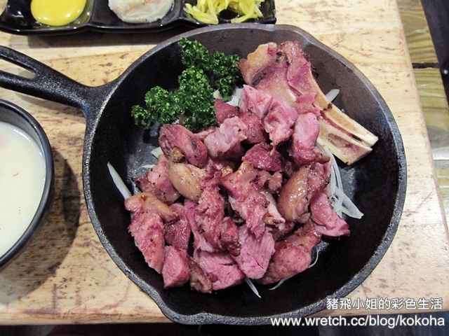 狠牛BBQ德州炭烤牛排～用名車當烤爐，超推薦德國豬腳