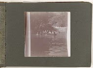 Gezelschap zwemmend en in een roeiboot, Cupsuptic Lake, Maine