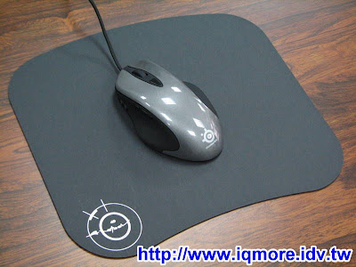 SteelSeries 4D 塑膠鼠墊介紹 - 老貓測3C