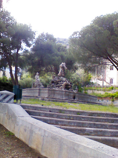 Fontana Del Pescatore
