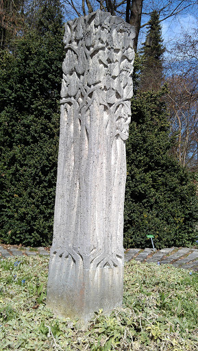 Mother Earth Pillar