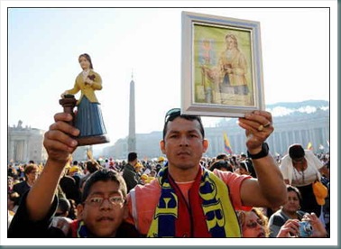 ecuatorianos con imagen de nueva santa