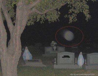 [ghostdec06_32[3].jpg]