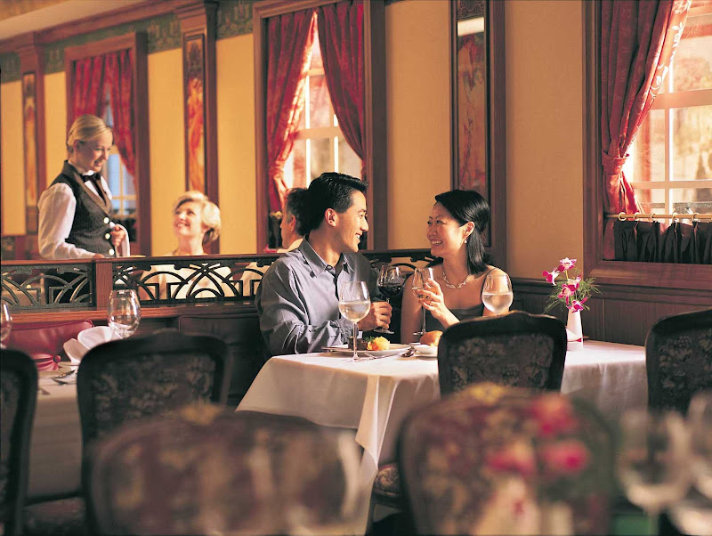 In the mood for romance? Le Bistro offers French cuisine, a chic décor and an uncrowded, unhurried atmosphere. (This shot was taken on Norwegian Star.)