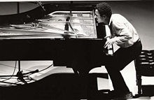 [220px-Keith_jarrett_piano[2].jpg]