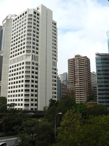 [robinsstudioflat_00045.jpg]