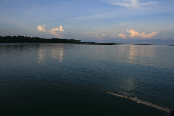 Kelong au coucher du soleil