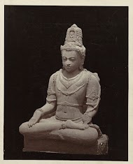 Djokjokarta (Klaring) (r. Djokjokarta) Bodhisattva Avalokiteshvara displaying the varadamudra, probably from Candi Plaosan (Former Klaring collection). Yogyakarta, Yogyakarta district, D.I. Yogyakarta province, 9th century.
